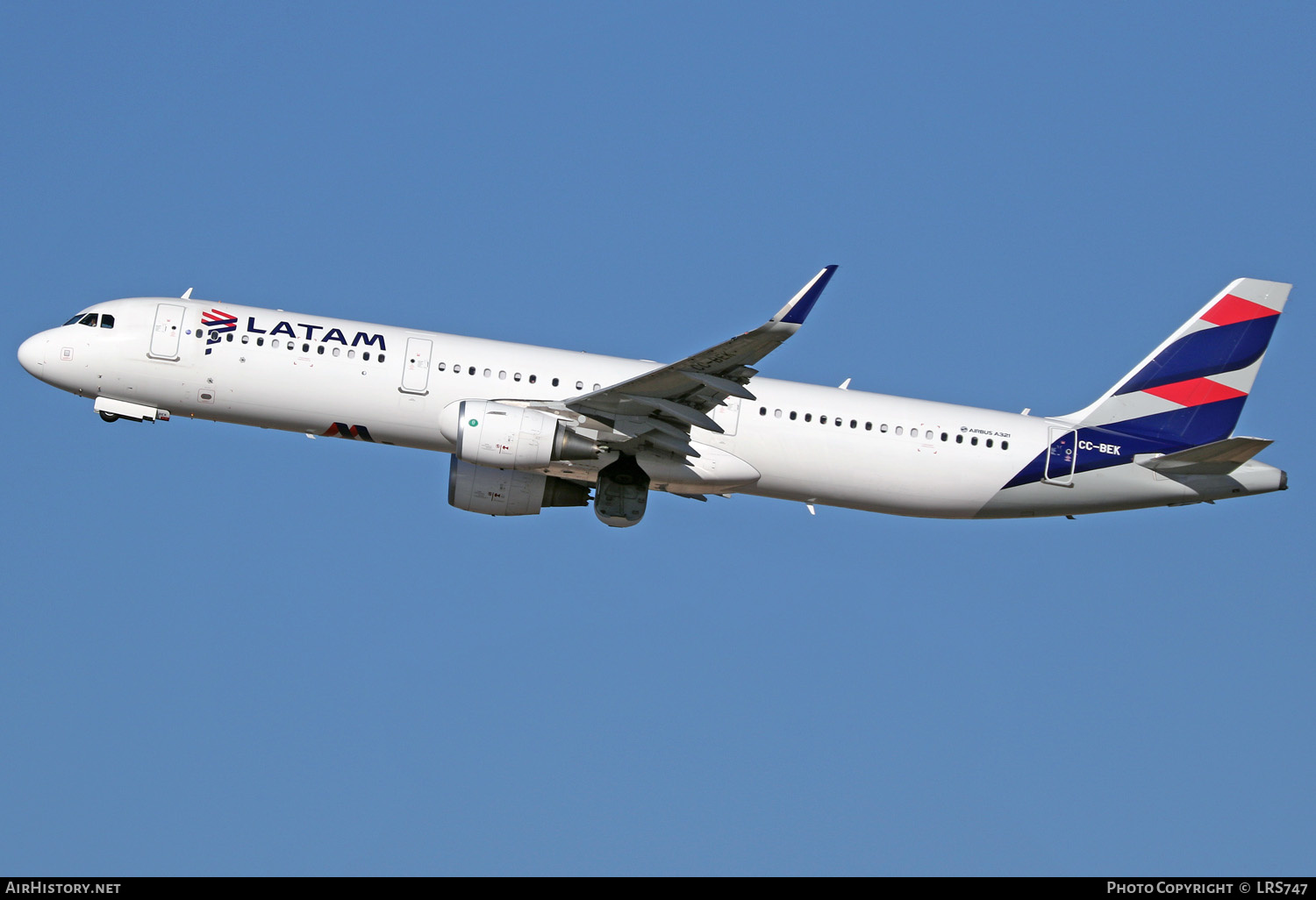Aircraft Photo of CC-BEK | Airbus A321-211 | LATAM Airlines | AirHistory.net #283128