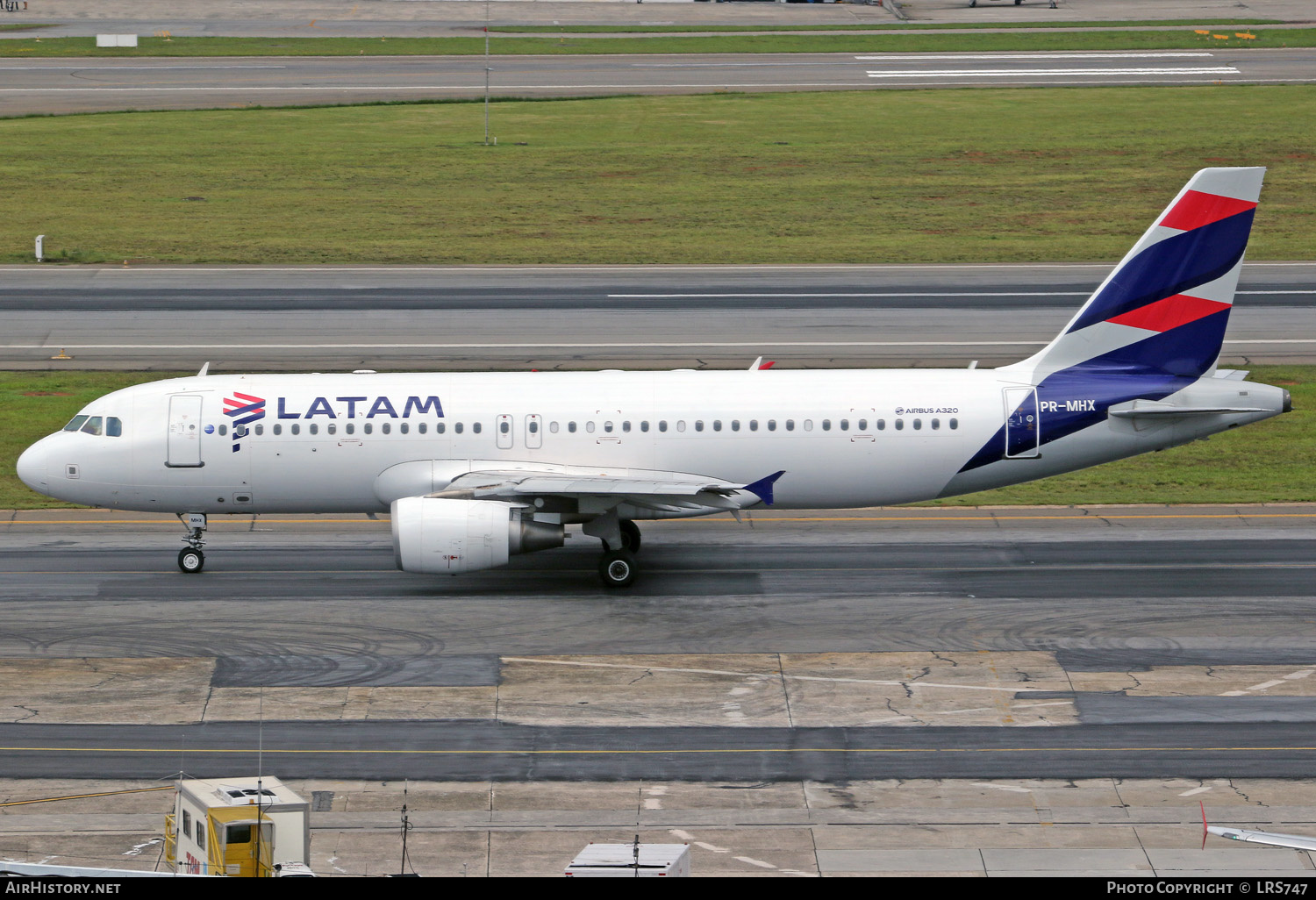 Aircraft Photo of PR-MHX | Airbus A320-214 | LATAM Airlines | AirHistory.net #283133