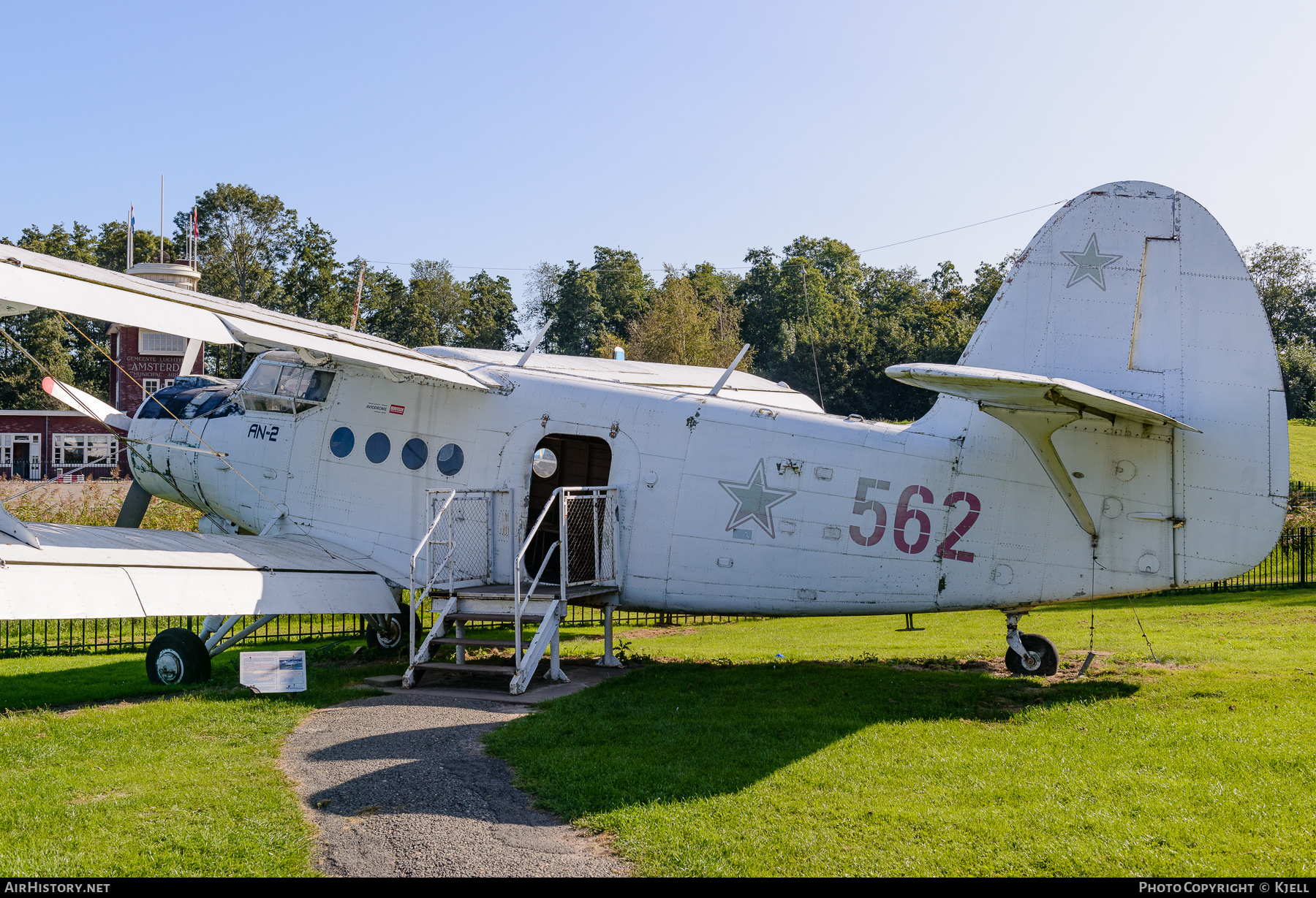 Aircraft Photo of 562 red | Antonov An-2R | Soviet Union - Air Force | AirHistory.net #283209