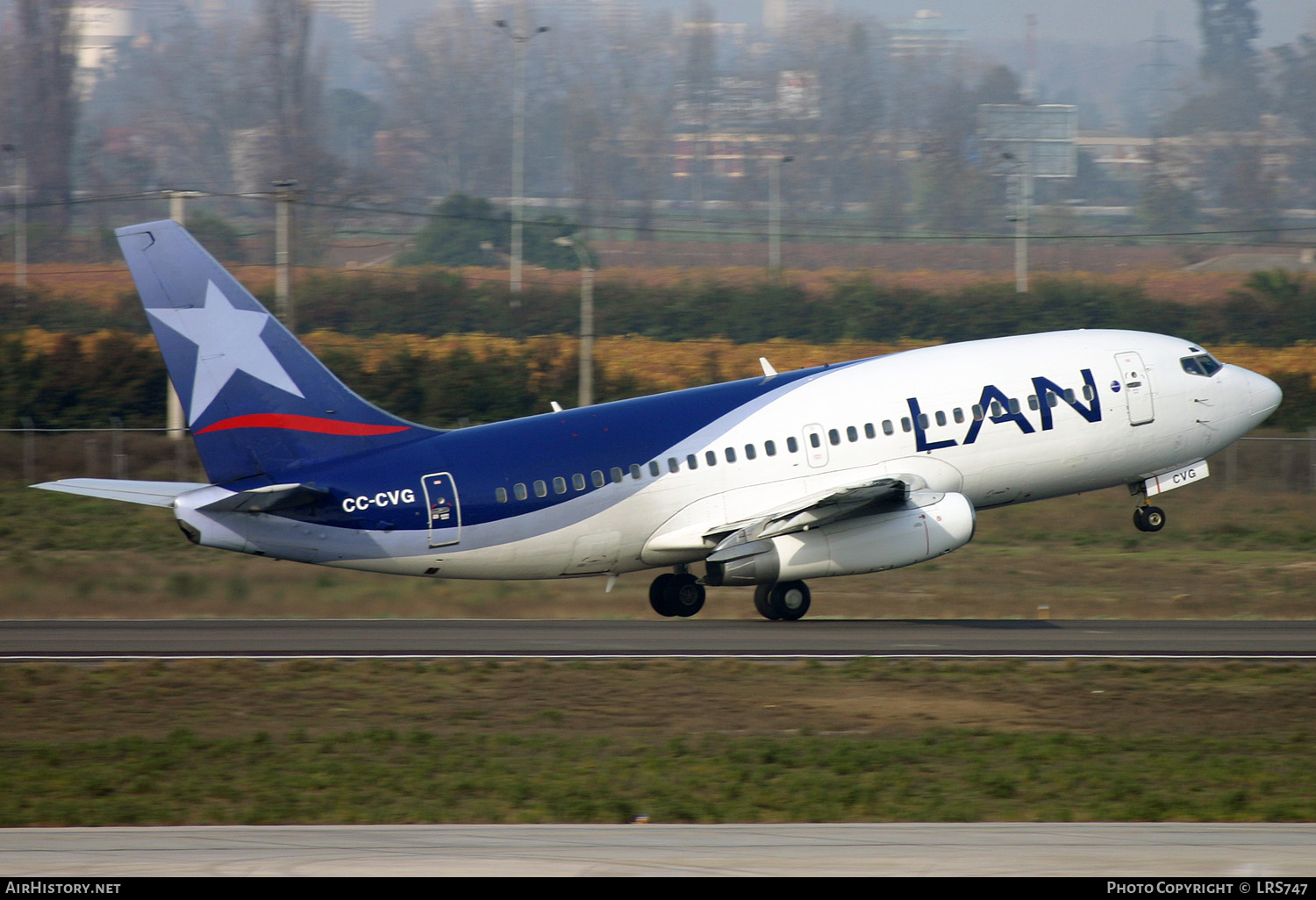 Aircraft Photo of CC-CVG | Boeing 737-291/Adv | LAN Airlines - Línea Aérea Nacional | AirHistory.net #283214