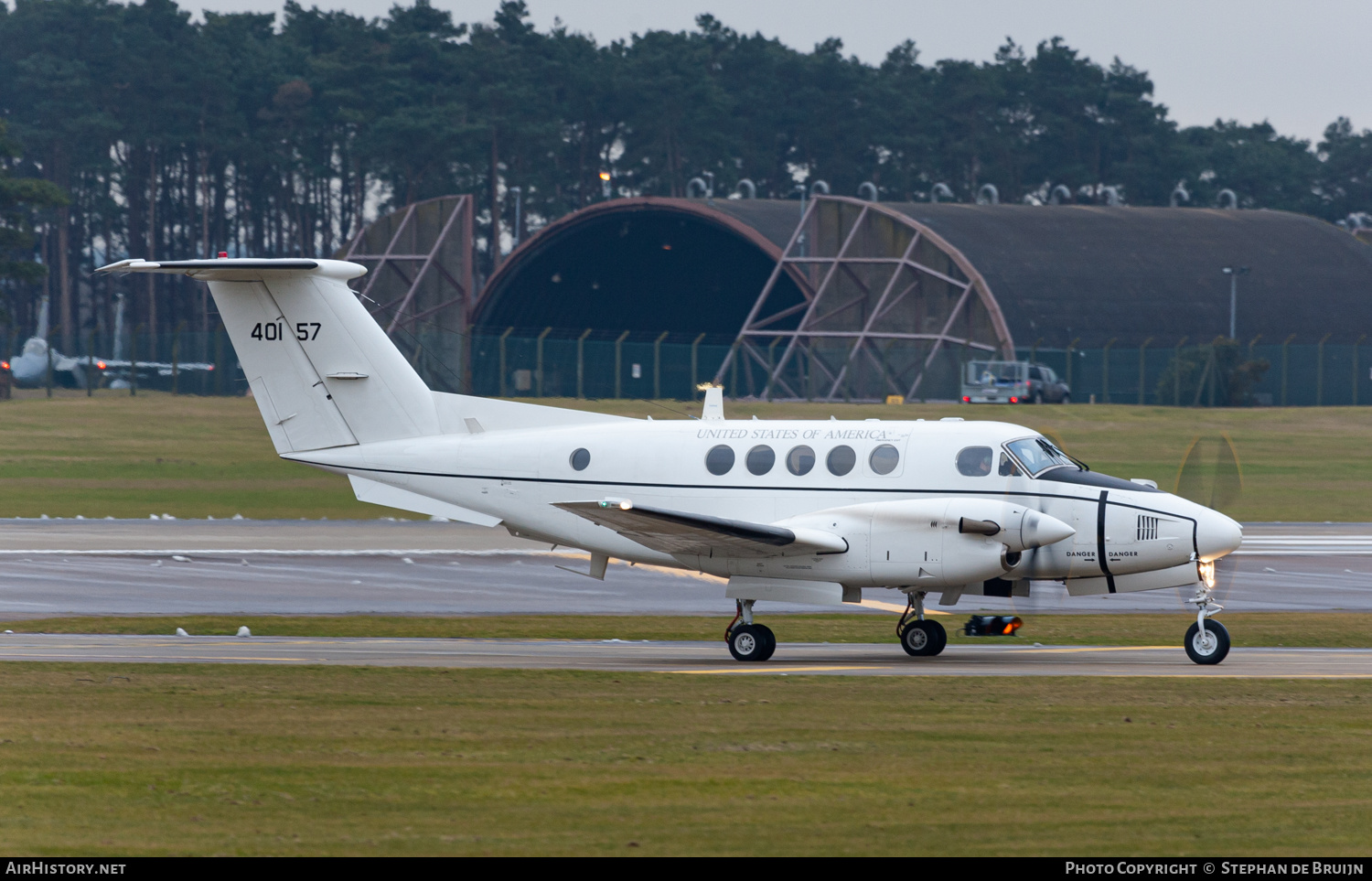 Aircraft Photo of 84-0157 / 40157 | Beech C-12U-3 Huron (B200C) | USA - Army | AirHistory.net #283233