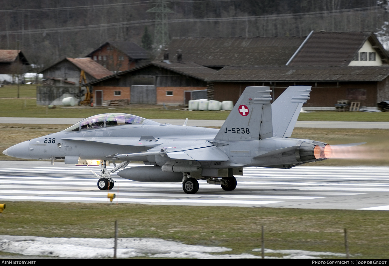 Aircraft Photo of J-5238 | McDonnell Douglas F/A-18D Hornet | Switzerland - Air Force | AirHistory.net #283262