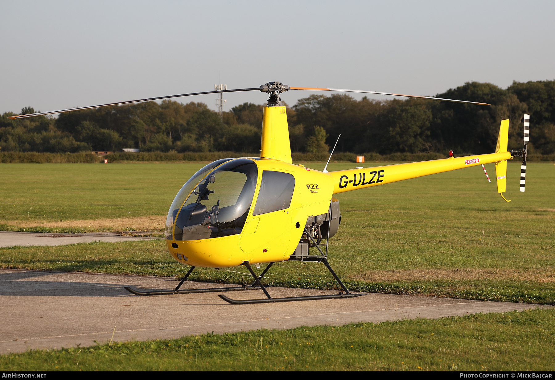 Aircraft Photo of G-ULZE | Robinson R-22 Beta | AirHistory.net #283265