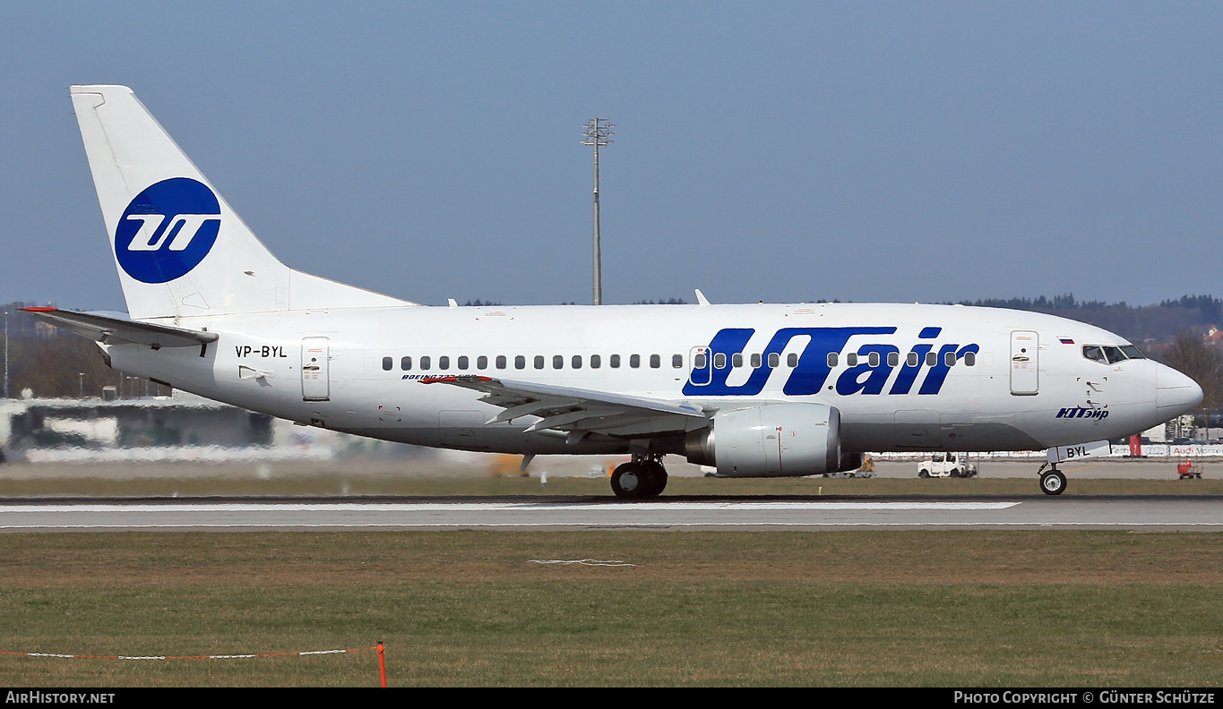 Aircraft Photo of VP-BYL | Boeing 737-524 | UTair | AirHistory.net #283424