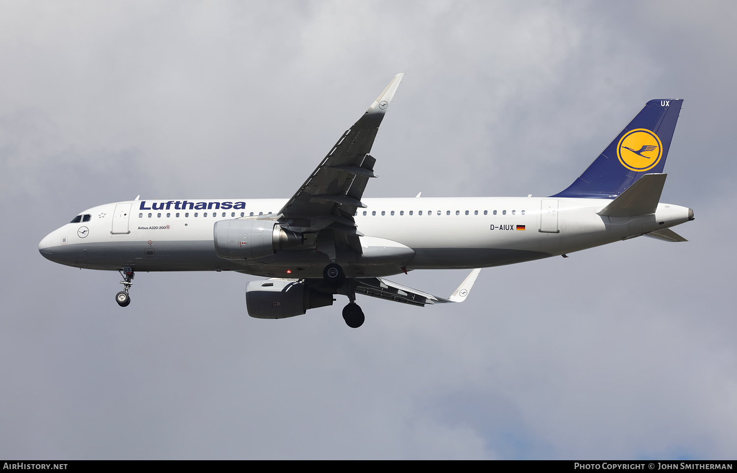 Aircraft Photo of D-AIUX | Airbus A320-214 | Lufthansa | AirHistory.net #283495