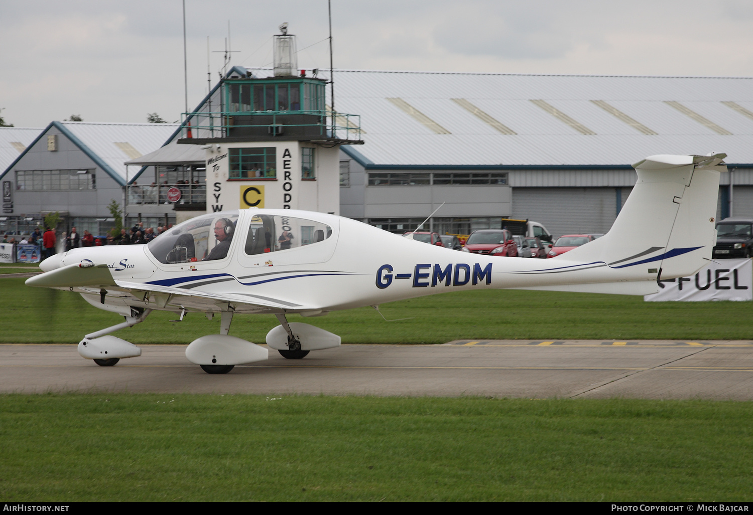Aircraft Photo of G-EMDM | Diamond DA40 Diamond Star | AirHistory.net #283519