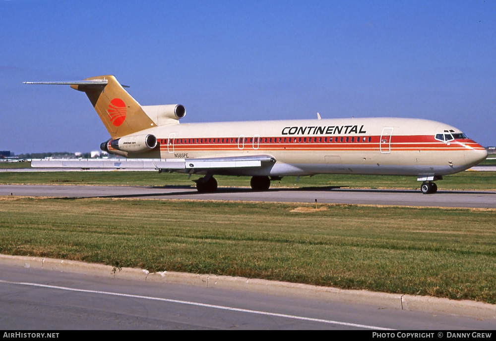 Aircraft Photo of N585PE | Boeing 727-243/Adv | Continental Airlines | AirHistory.net #283772