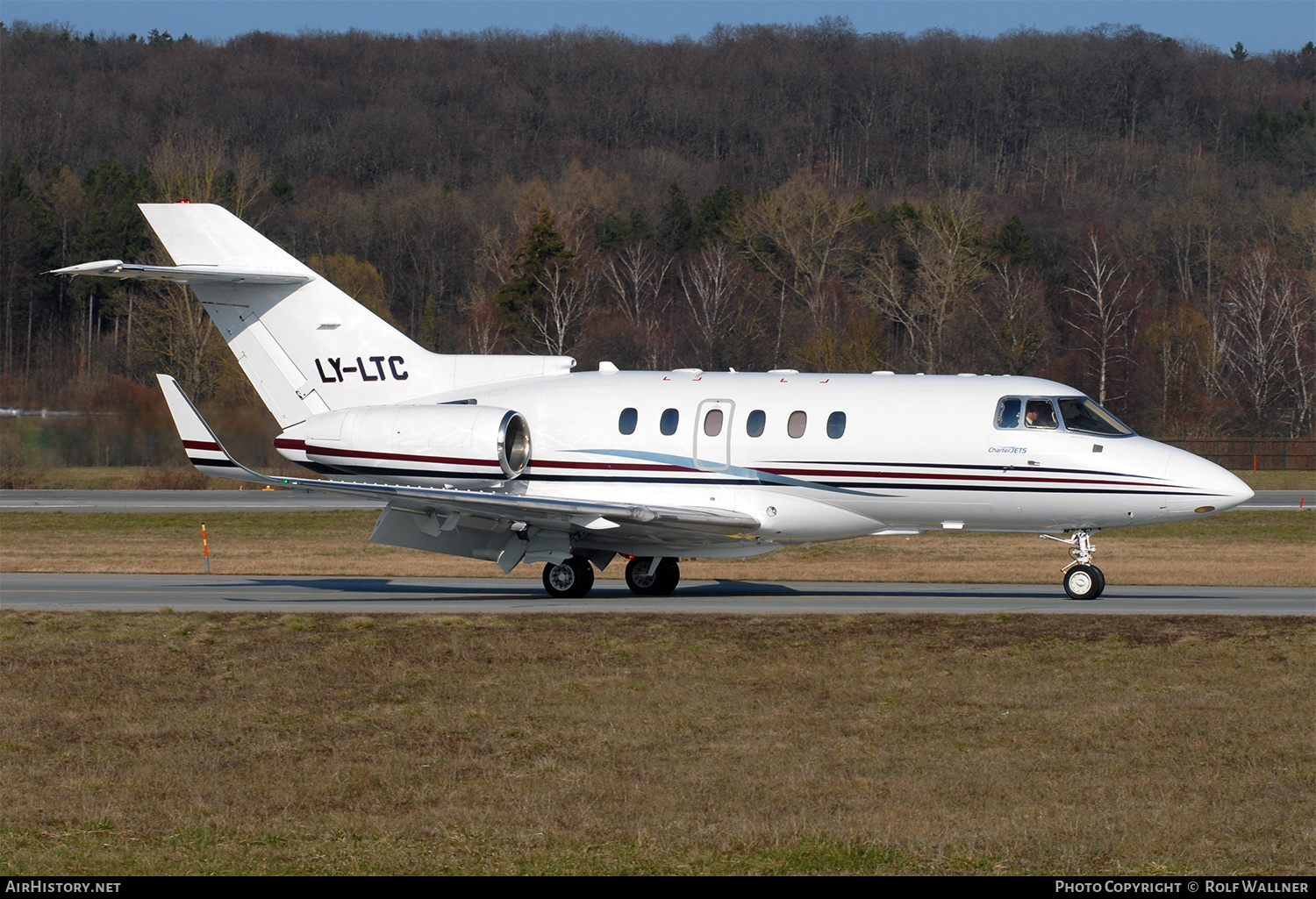 Aircraft Photo of LY-LTC | Raytheon Hawker 800XP | AirHistory.net #283811