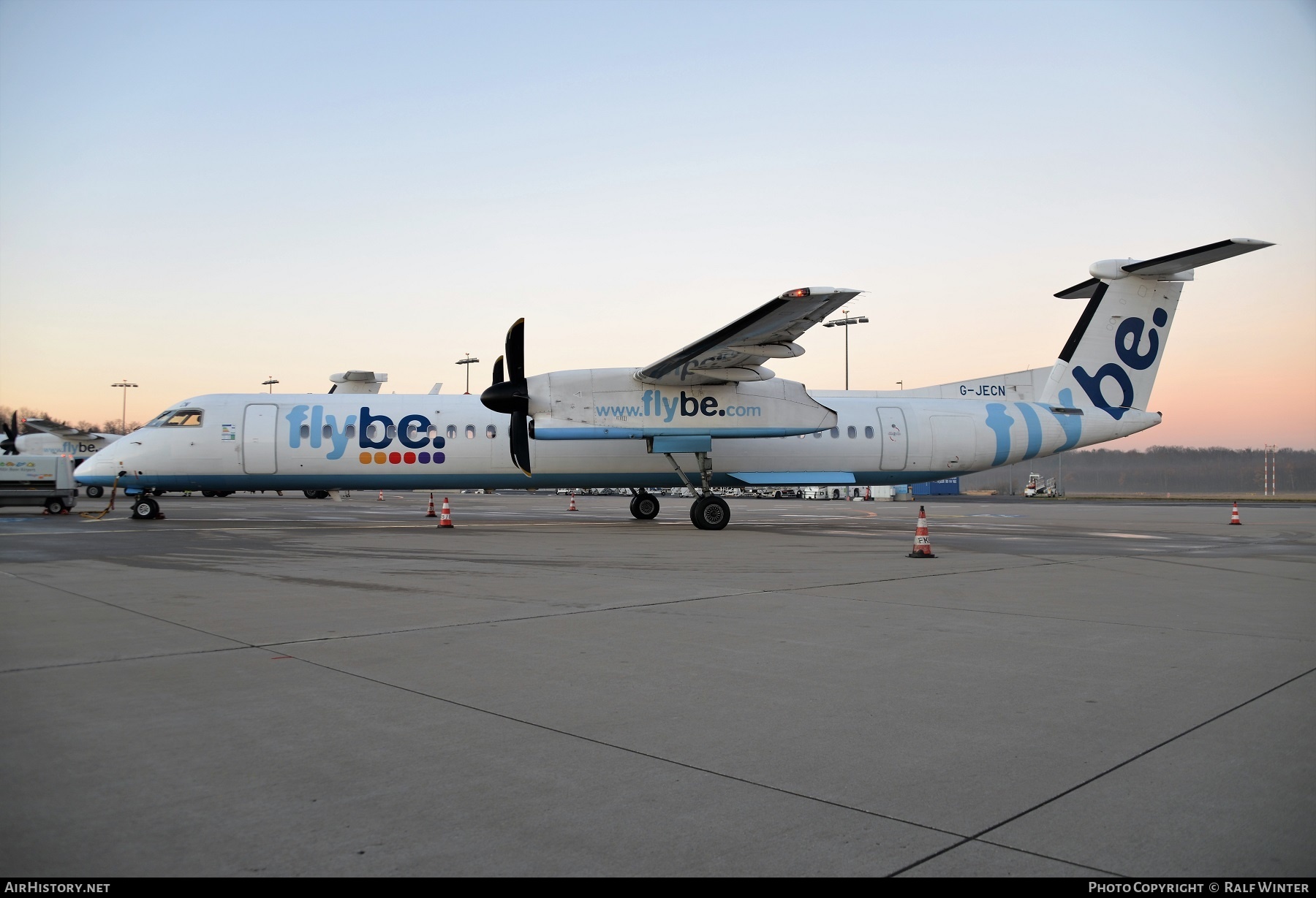 Aircraft Photo of G-JECN | Bombardier DHC-8-402 Dash 8 | Flybe | AirHistory.net #284036