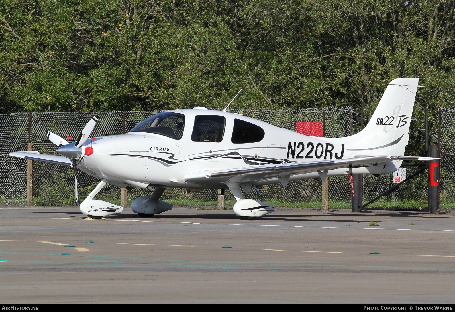 Aircraft Photo of N220RJ | Cirrus SR-22 G2-GTS | AirHistory.net #284069