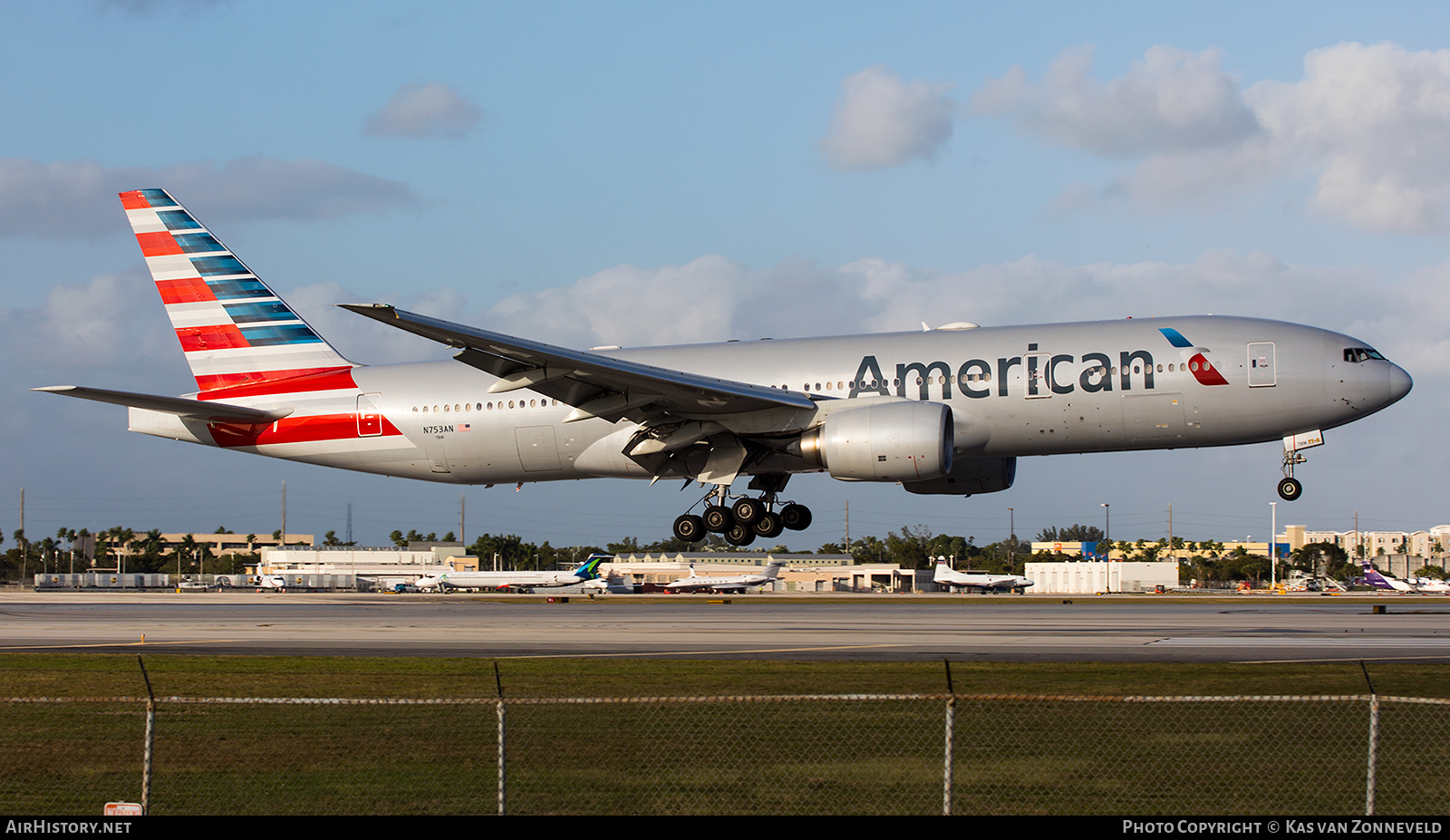 Aircraft Photo of N753AN | Boeing 777-223/ER | American Airlines | AirHistory.net #284087