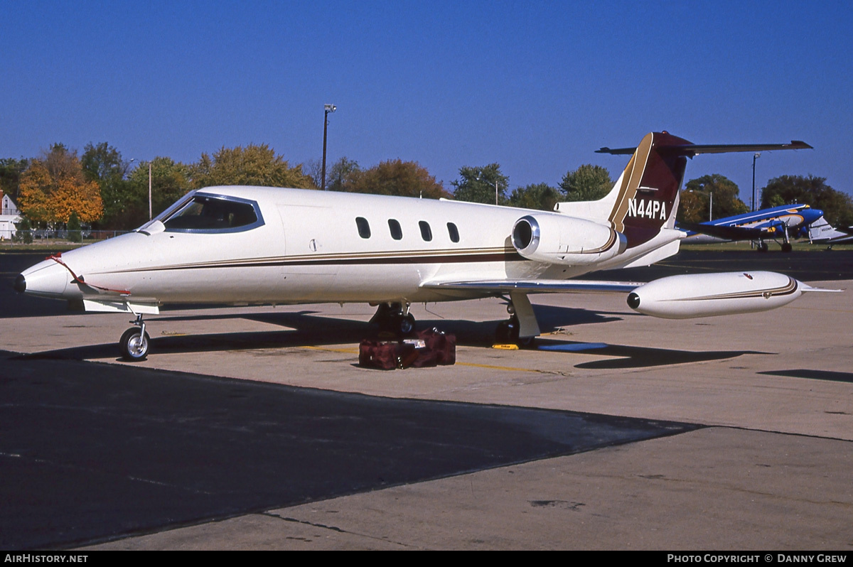 Aircraft Photo of N44PA | Gates Learjet 25B | AirHistory.net #284112