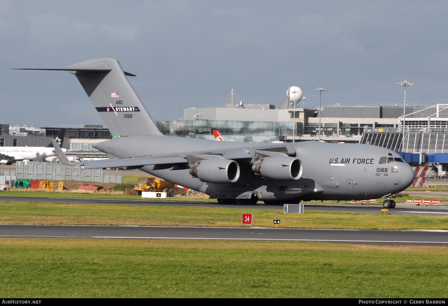 Aircraft Photo of 01-0188 / 10188 | Boeing C-17A Globemaster III | USA - Air Force | AirHistory.net #284138
