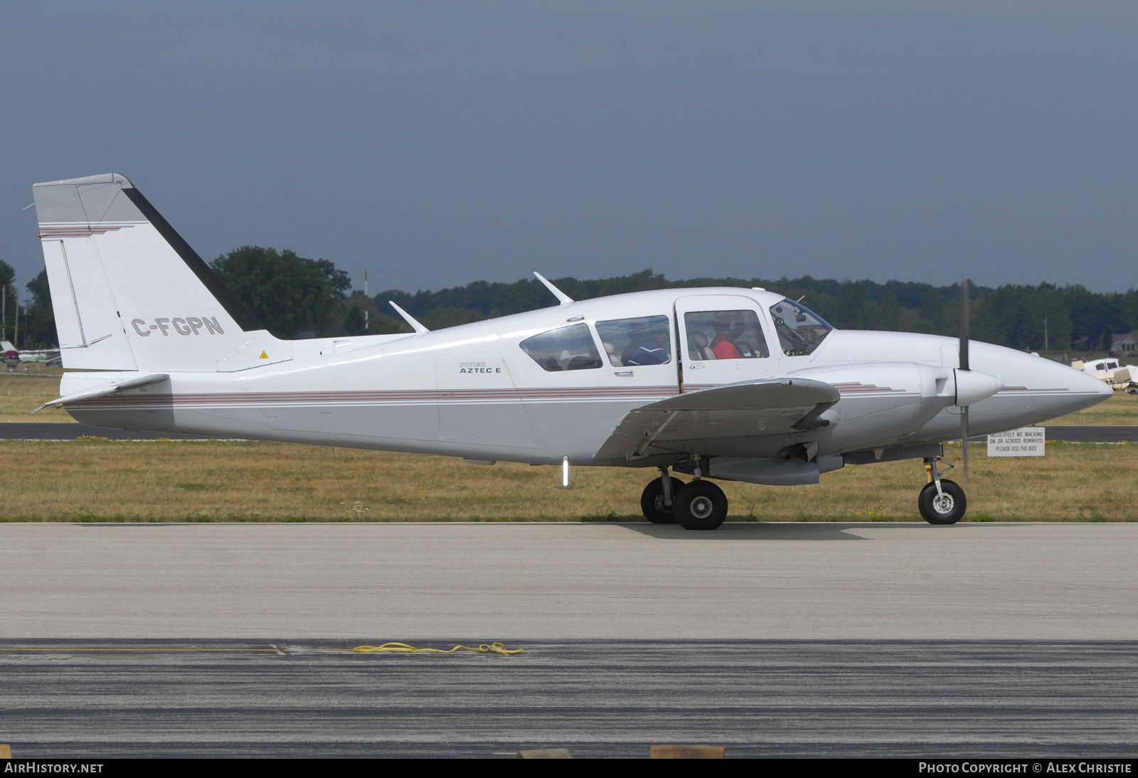 Aircraft Photo of C-FGPN | Piper PA-23-250 Aztec E | AirHistory.net #284150