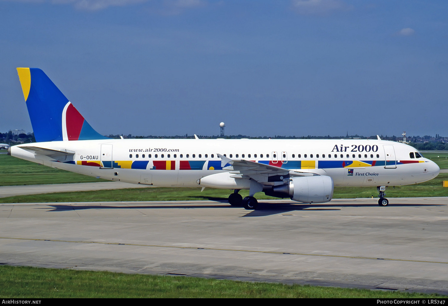 Aircraft Photo of G-OOAU | Airbus A320-214 | Air 2000 | AirHistory.net #284222