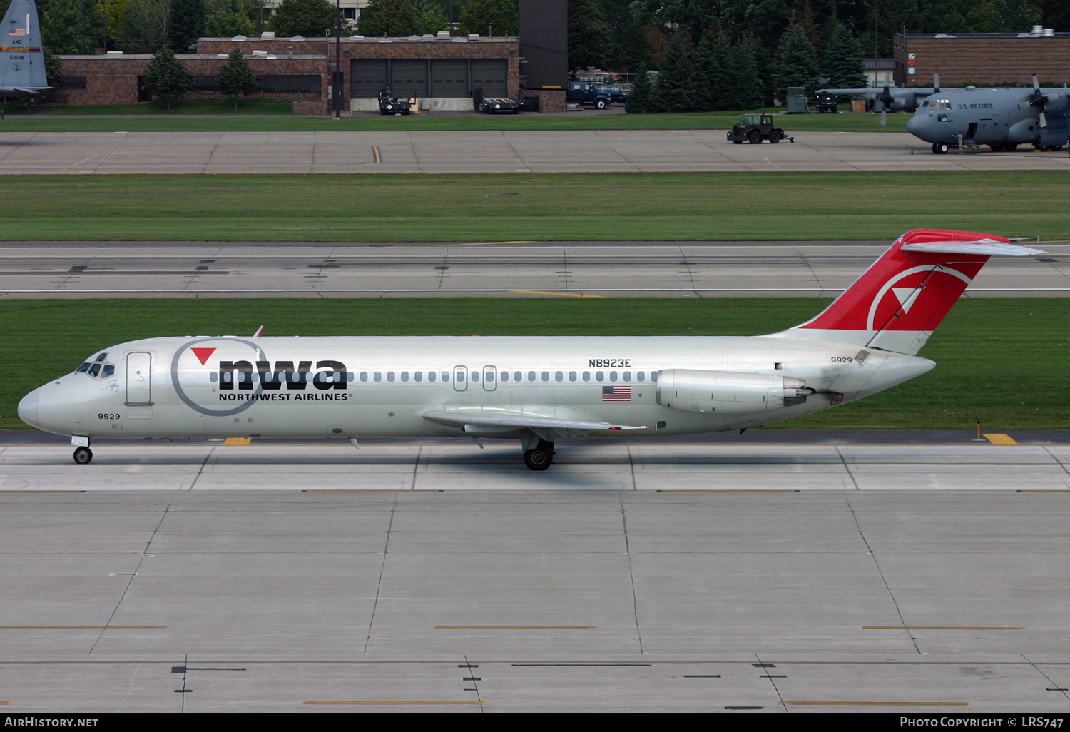 Aircraft Photo of N8923E | Douglas DC-9-31 | Northwest Airlines | AirHistory.net #284402