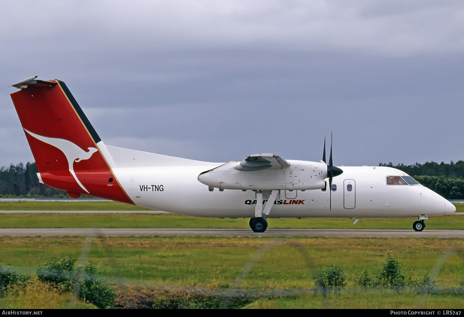 Aircraft Photo of VH-TNG | De Havilland Canada DHC-8-102 Dash 8 | QantasLink | AirHistory.net #284557