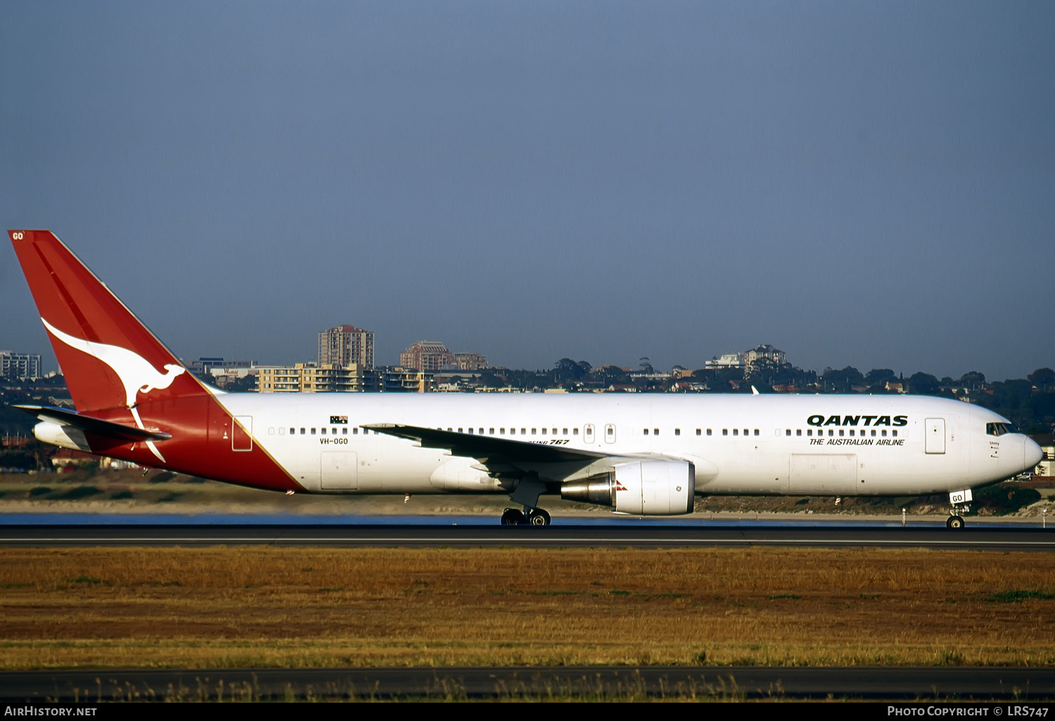 Aircraft Photo of VH-OGO | Boeing 767-338/ER | Qantas | AirHistory.net #284573