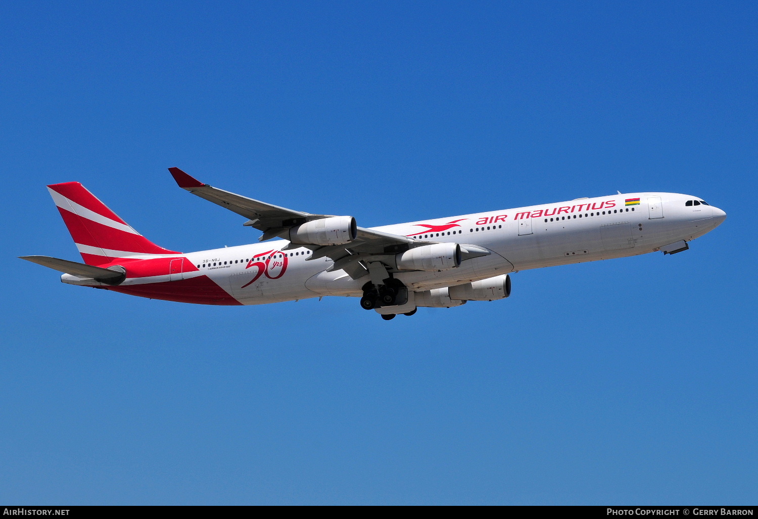 Aircraft Photo of 3B-NBJ | Airbus A340-313 | Air Mauritius | AirHistory.net #284576