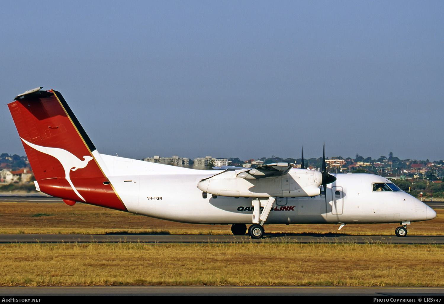 Aircraft Photo of VH-TQN | De Havilland Canada DHC-8-102 Dash 8 | QantasLink | AirHistory.net #284600