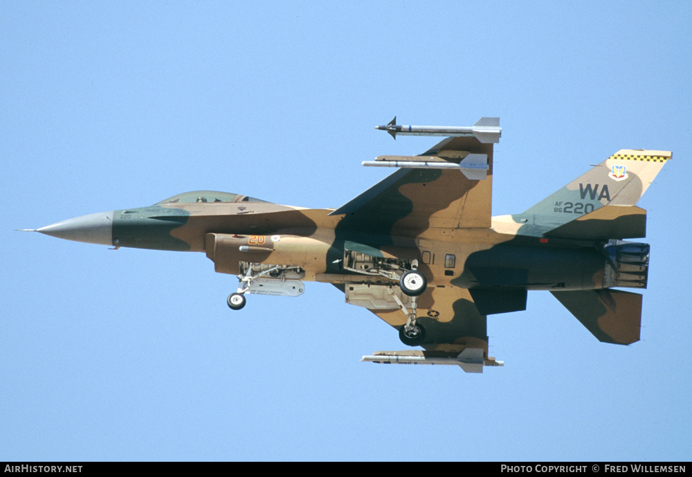 Aircraft Photo of 86-0220 / AF86-220 | General Dynamics F-16C Fighting Falcon | USA - Air Force | AirHistory.net #284629