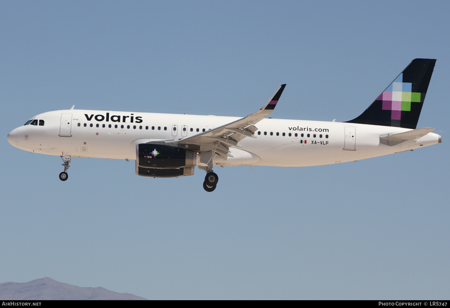 Aircraft Photo of XA-VLP | Airbus A320-233 | Volaris | AirHistory.net #284644