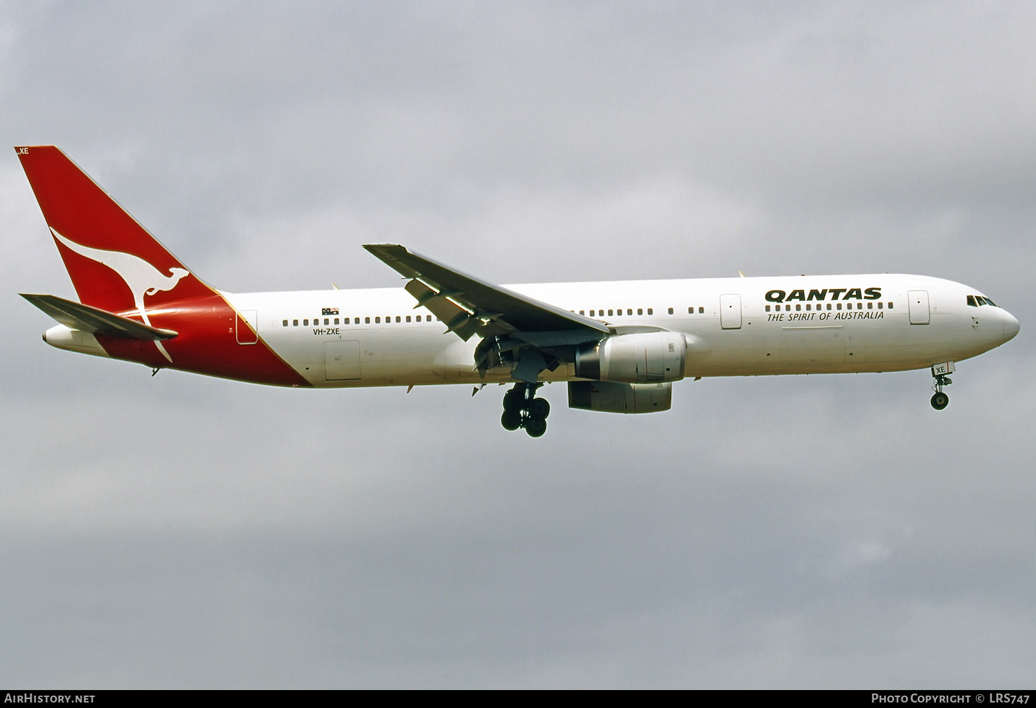 Aircraft Photo of VH-ZXE | Boeing 767-336/ER | Qantas | AirHistory.net #284654