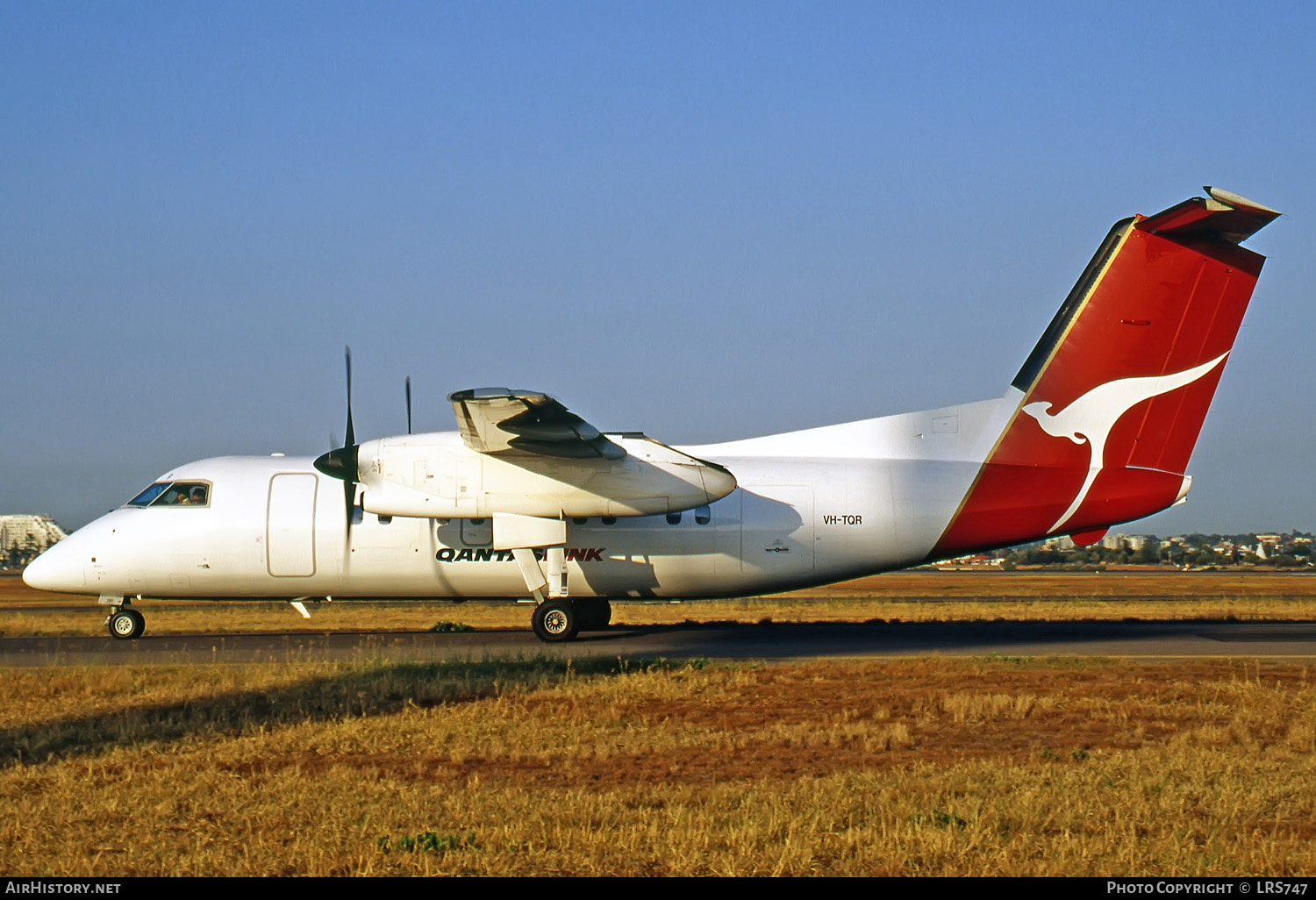 Aircraft Photo of VH-TQR | De Havilland Canada DHC-8-102 Dash 8 | QantasLink | AirHistory.net #284677