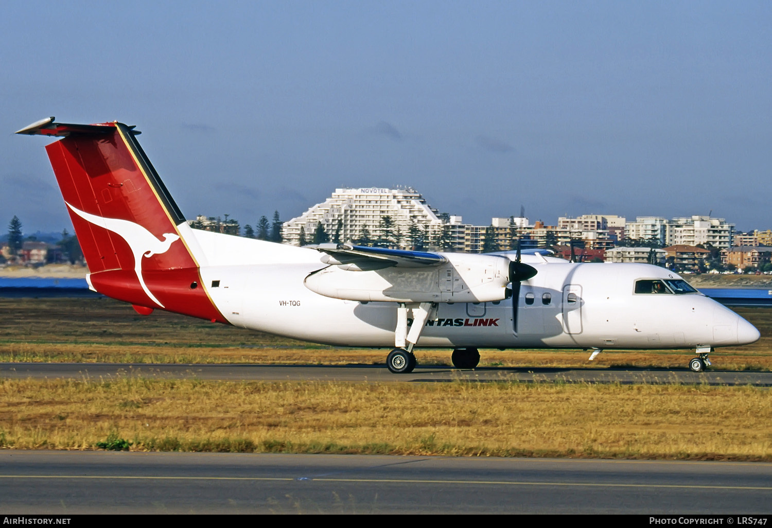 Aircraft Photo of VH-TQG | De Havilland Canada DHC-8-201Q Dash 8 | QantasLink | AirHistory.net #284687