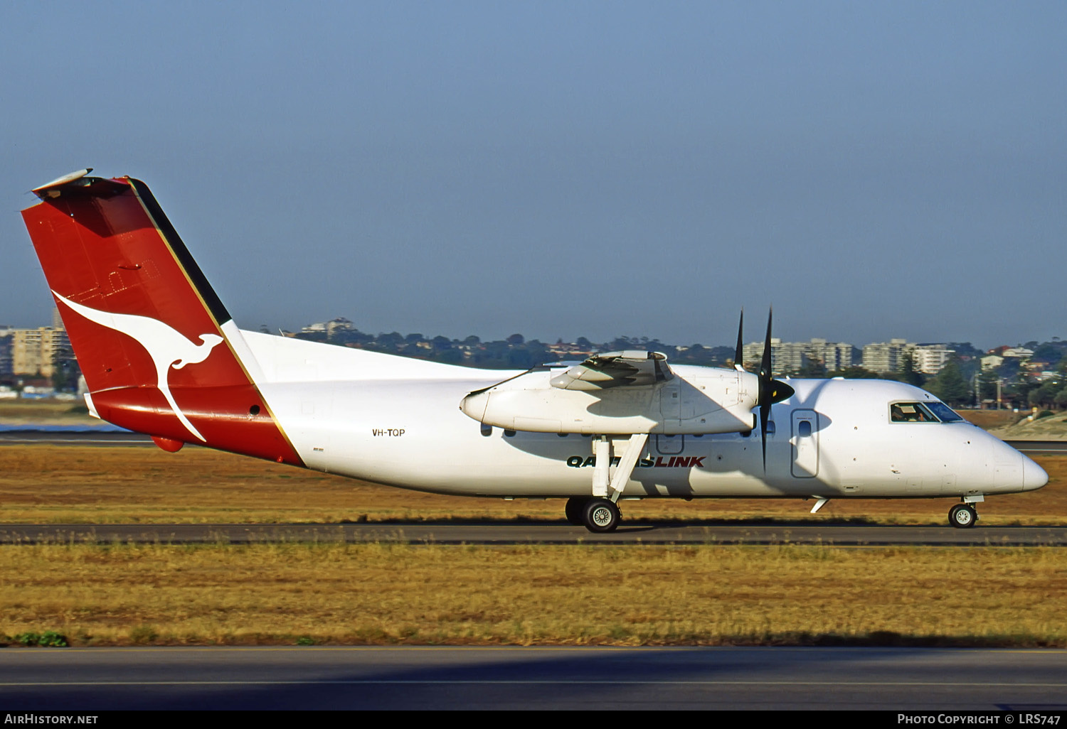 Aircraft Photo of VH-TQP | De Havilland Canada DHC-8-102 Dash 8 | QantasLink | AirHistory.net #284694