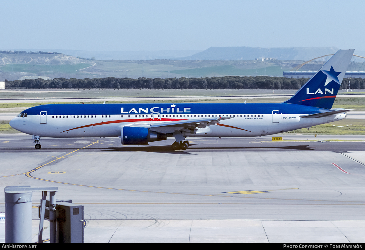 Aircraft Photo of CC-CZW | Boeing 767-316/ER | LAN Chile - Línea Aérea Nacional | AirHistory.net #284780