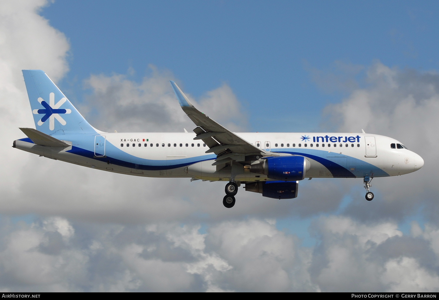 Aircraft Photo of XA-GAC | Airbus A320-214 | Interjet | AirHistory.net #284850