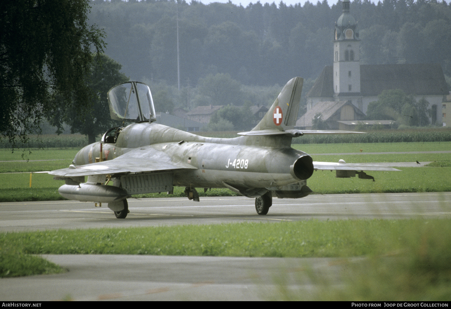 Aircraft Photo of J-4208 | Hawker Hunter T68 | Switzerland - Air Force | AirHistory.net #285216