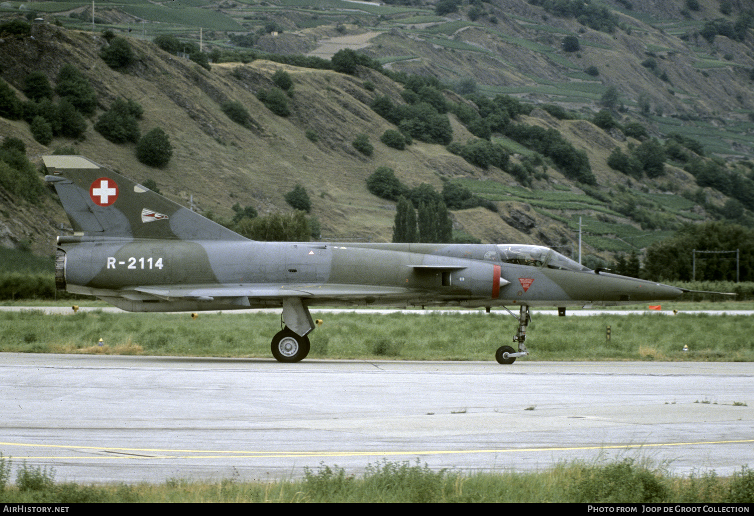 Aircraft Photo of R-2114 | Dassault Mirage IIIRS | Switzerland - Air Force | AirHistory.net #285217