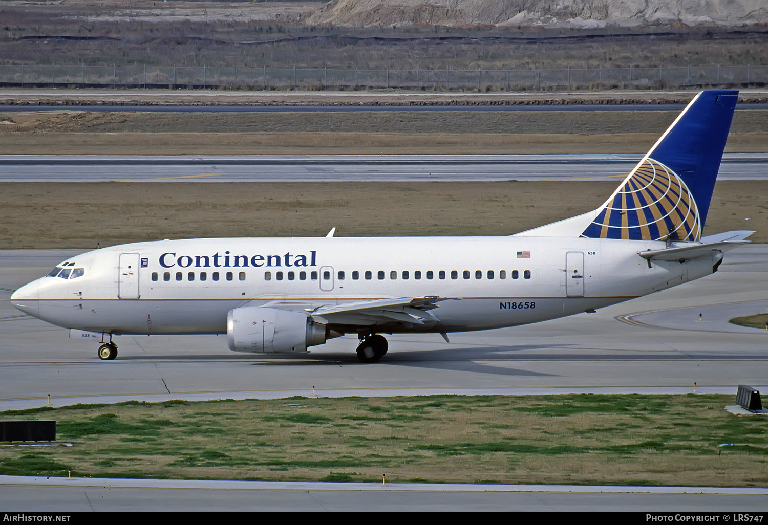 Aircraft Photo of N18658 | Boeing 737-524 | Continental Airlines | AirHistory.net #285242
