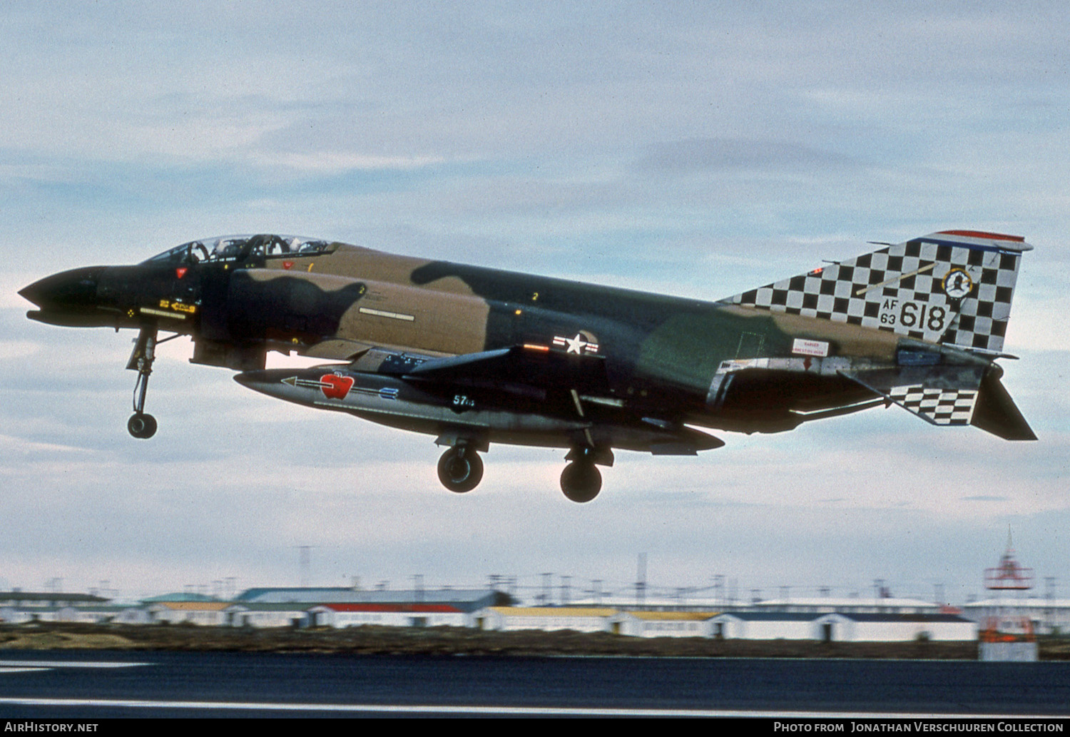 Aircraft Photo of 63-7618 / AF63-618 | McDonnell F-4C Phantom II | USA - Air Force | AirHistory.net #285274
