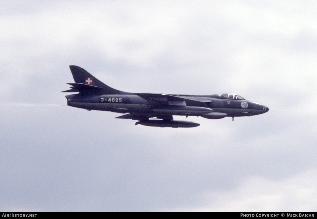 Aircraft Photo of J-4025 | Hawker Hunter F58 | Switzerland - Air Force | AirHistory.net #285289
