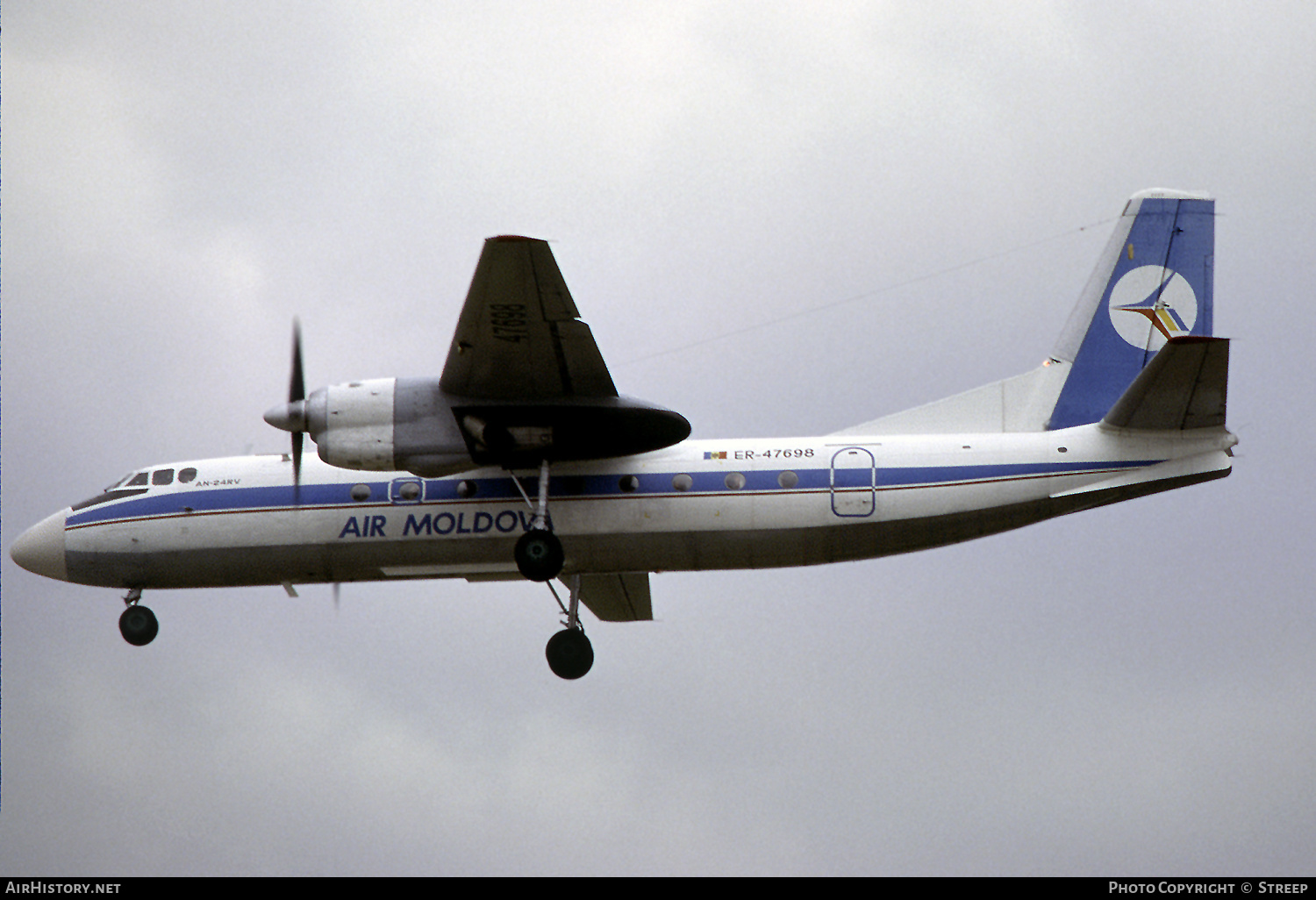 Aircraft Photo of ER-47698 | Antonov An-24RV | Air Moldova | AirHistory.net #285299