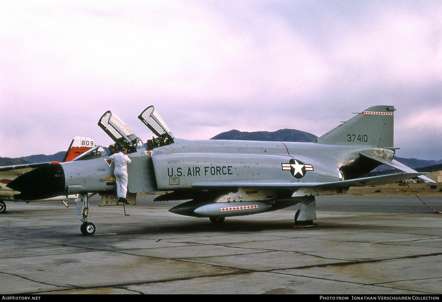 Aircraft Photo of 63-7410 / 37410 | McDonnell F-4C Phantom II | USA - Air Force | AirHistory.net #285381