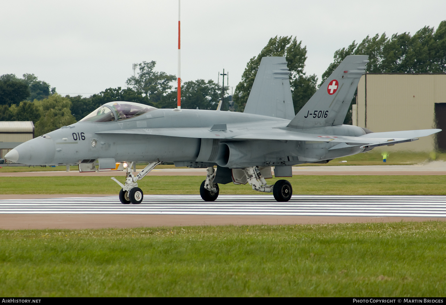 Aircraft Photo of J-5016 | McDonnell Douglas F/A-18C Hornet | Switzerland - Air Force | AirHistory.net #285383