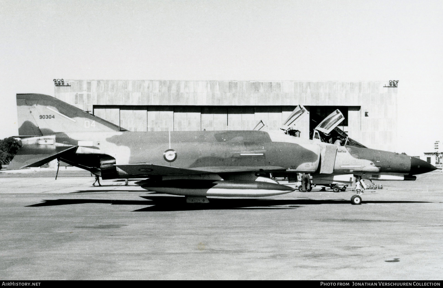 Aircraft Photo of 69-0304 / 90304 | McDonnell Douglas F-4E Phantom II | Australia - Air Force | AirHistory.net #285405