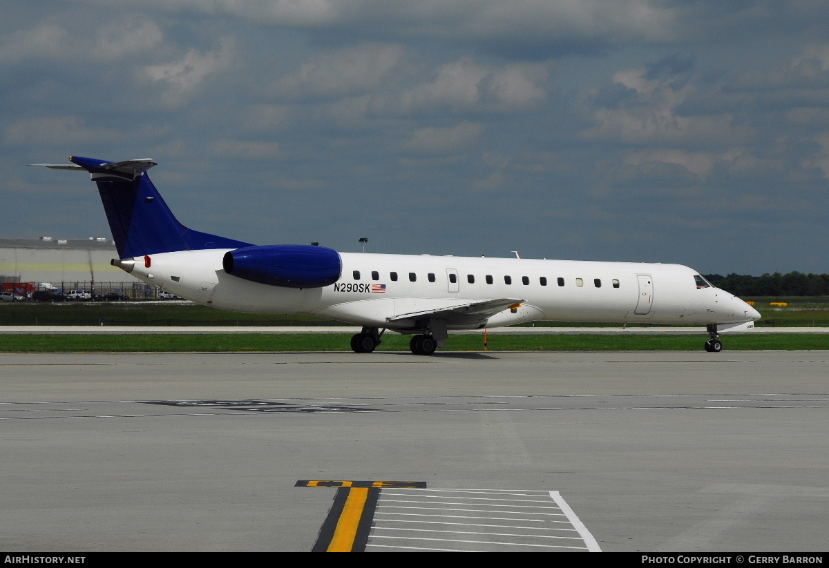 Aircraft Photo of N290SK | Embraer ERJ-145LR (EMB-145LR) | AirHistory.net #285511