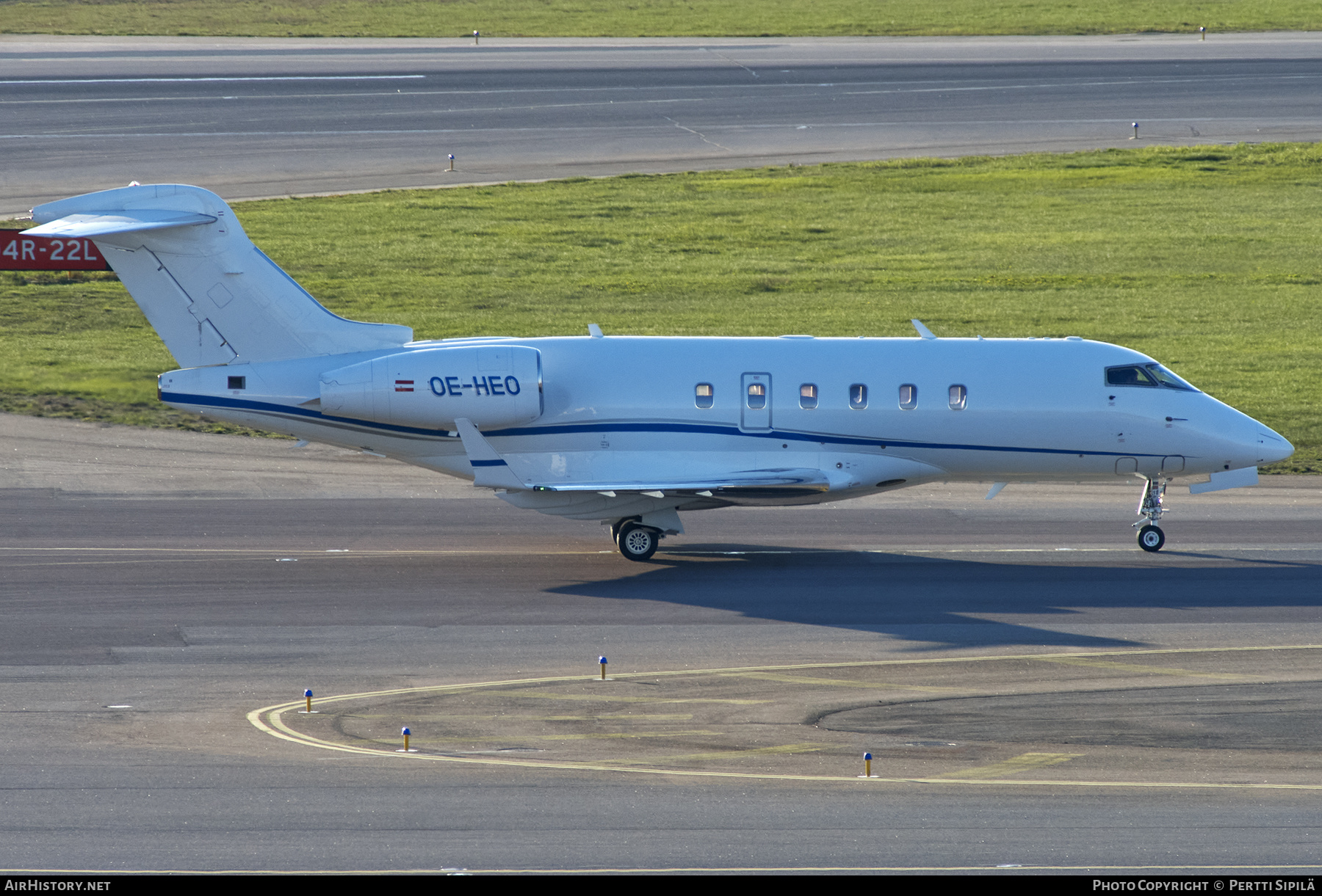 Aircraft Photo of OE-HEO | Bombardier Challenger 300 (BD-100-1A10) | AirHistory.net #285630