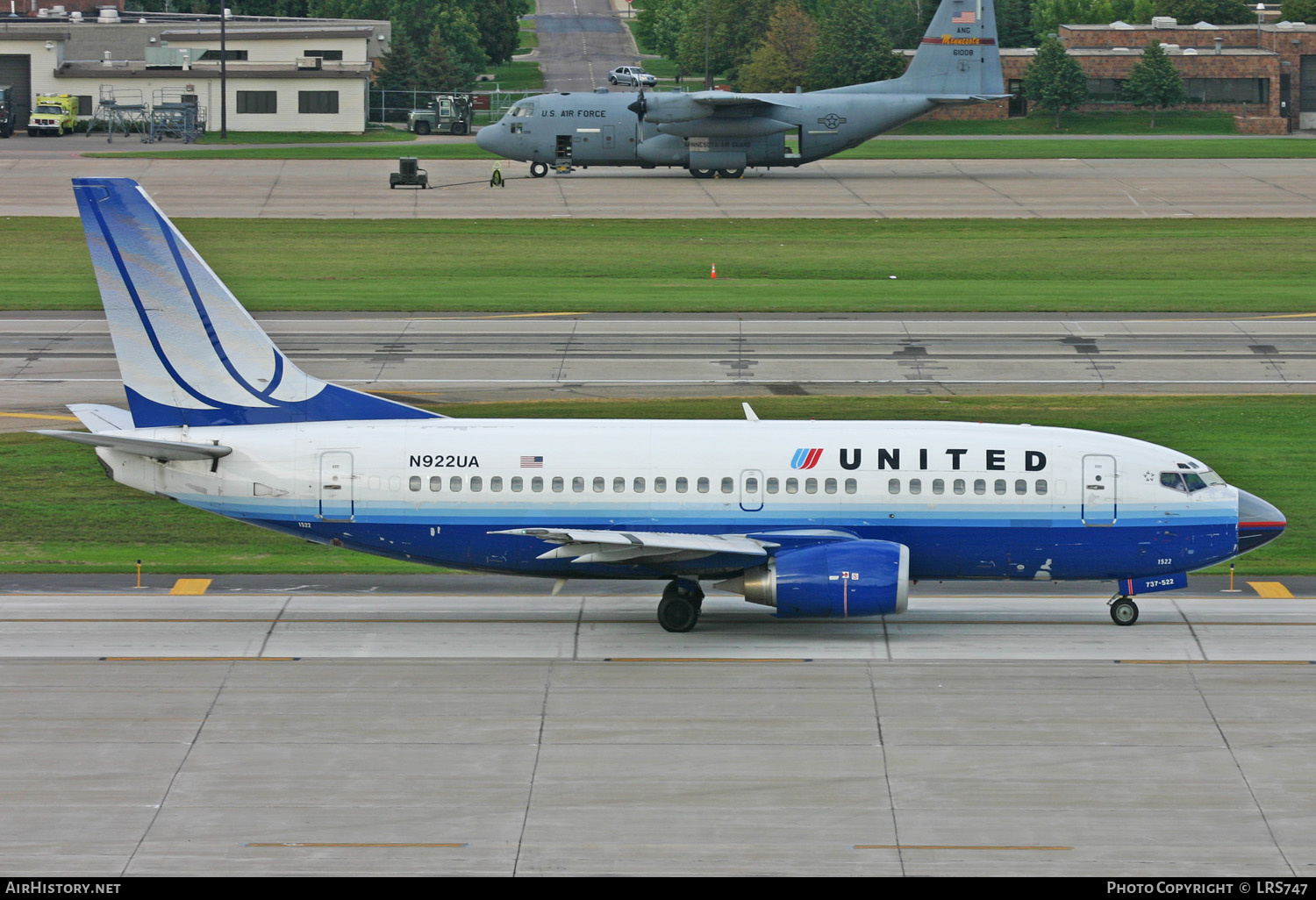 Aircraft Photo of N922UA | Boeing 737-522 | United Airlines | AirHistory.net #285697