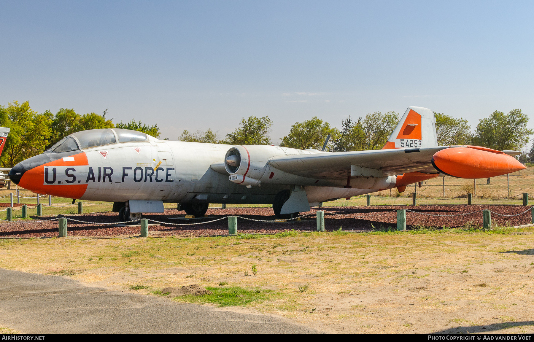 Aircraft Photo of 55-4253 / 54253 | Martin EB-57E Canberra | USA - Air Force | AirHistory.net #286120