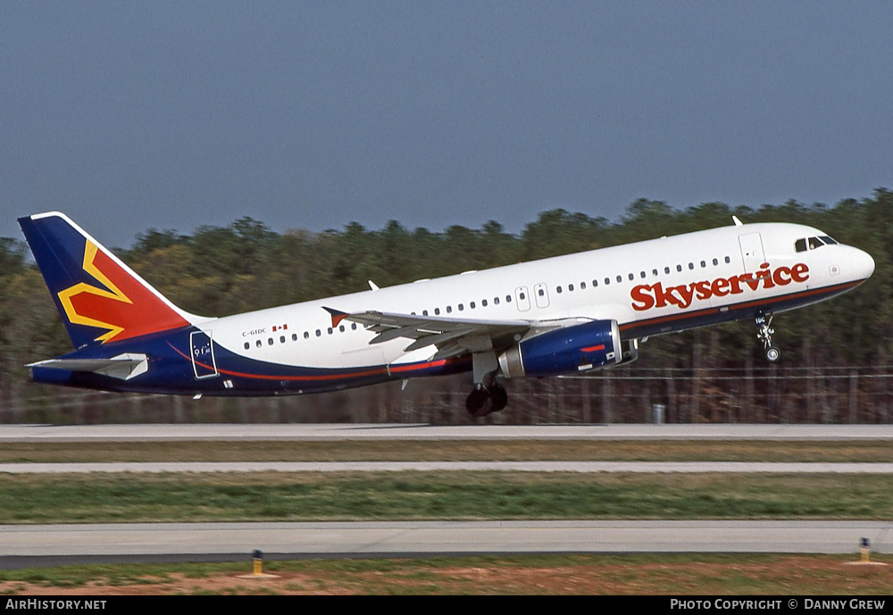 Aircraft Photo of C-GTDC | Airbus A320-232 | Skyservice Airlines | AirHistory.net #286229