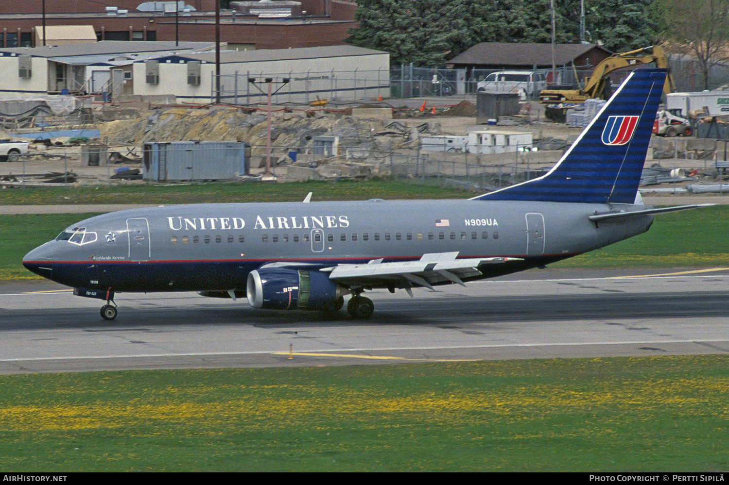 Aircraft Photo of N909UA | Boeing 737-522 | United Airlines | AirHistory.net #286352