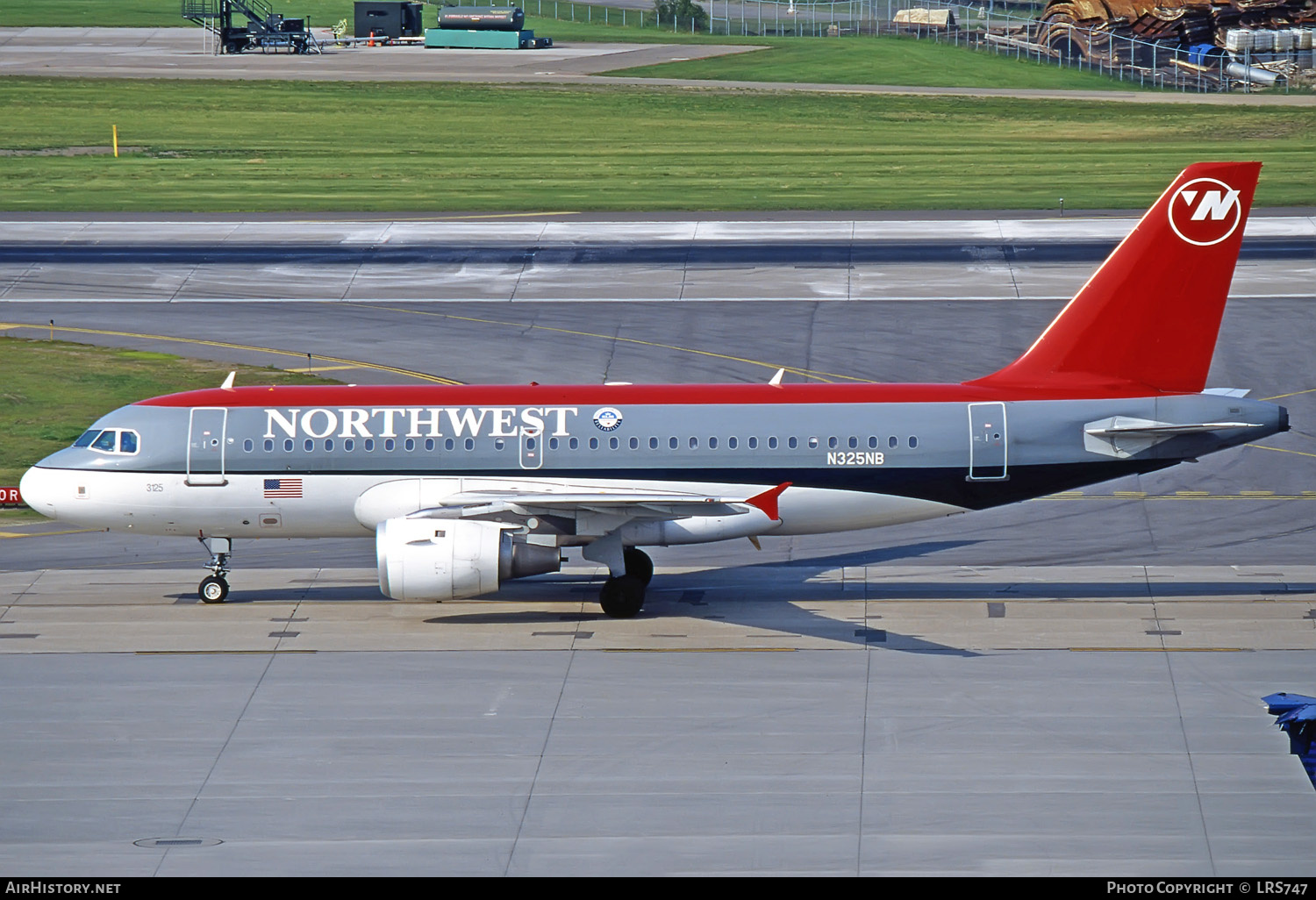 Aircraft Photo of N325NB | Airbus A319-114 | Northwest Airlines | AirHistory.net #286379