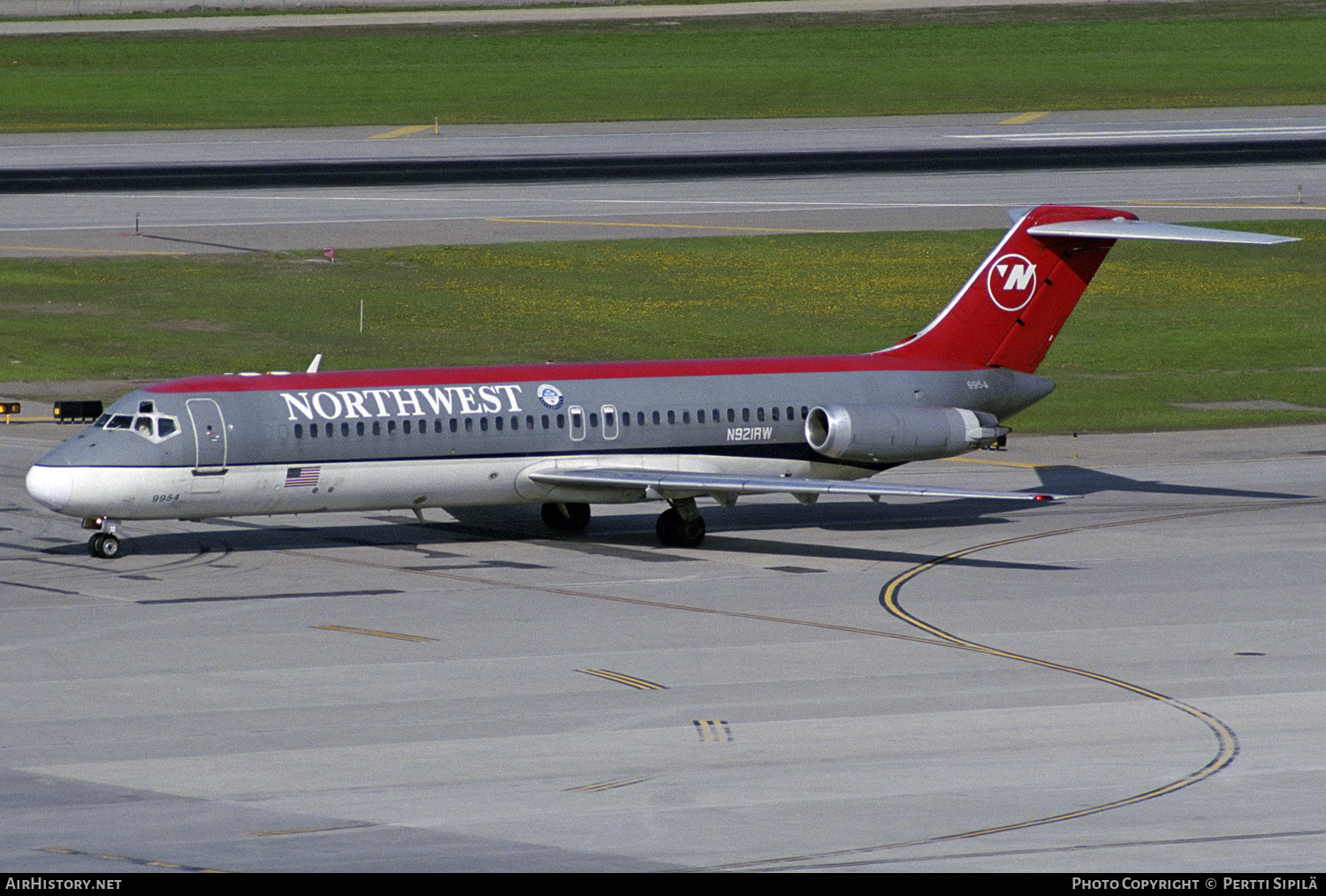 Aircraft Photo of N921RW | McDonnell Douglas DC-9-31 | Northwest Airlines | AirHistory.net #286436