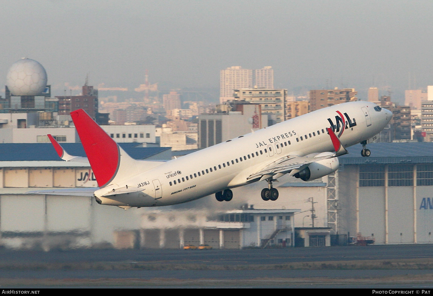 Aircraft Photo of JA316J | Boeing 737-846 | Japan Airlines - JAL | AirHistory.net #286459
